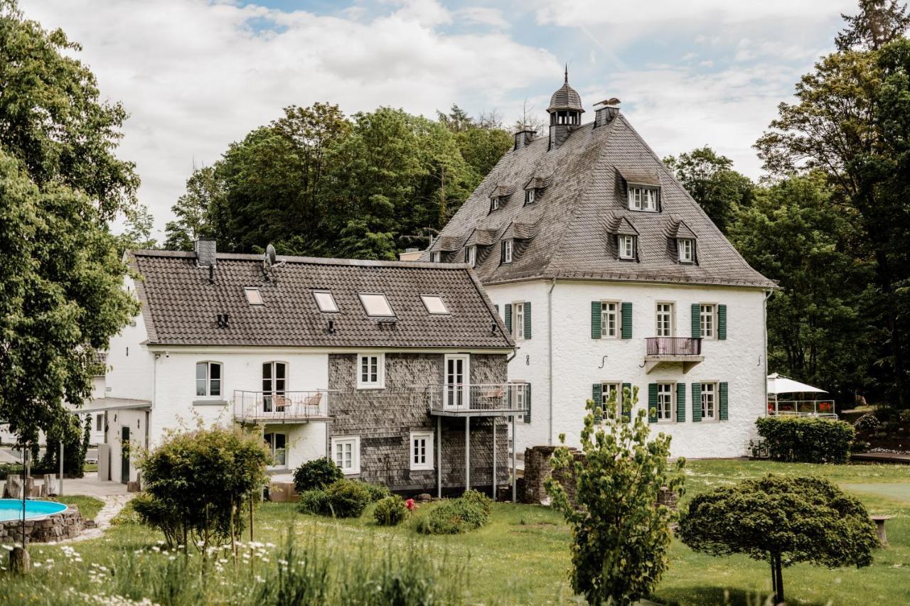 Hotel Gut Landscheid Burscheid Exterior photo